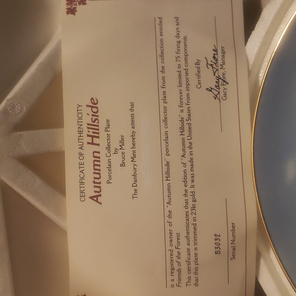 AUTUMN HILLSIDE COLLECTOR PLATE - Picture 3 of 5